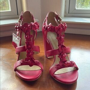 NWT Michael Kors Elegant Red Floral Heels